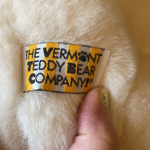 Vermont Teddy Bear, jointed, cream colored fur, blue eyes, in EUC - Picture 3 of 10
